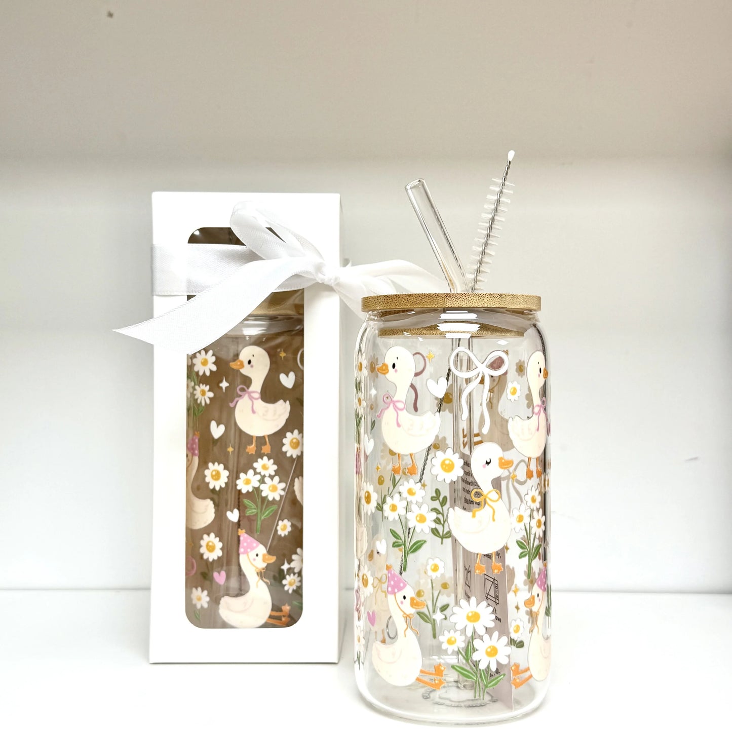 Mug with Wooden Lid and Clear Glass Straw: Practical for Juices and Ice Coffee Little white ducks wearing pink ribbons