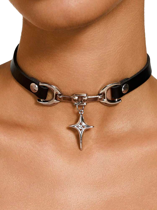 • Goth Black Leather Choker Necklace for Women, Punk Star Pendant Choker Collar with Metal Buckle, Y2K Grunge Aesthetic Neck Jewelry