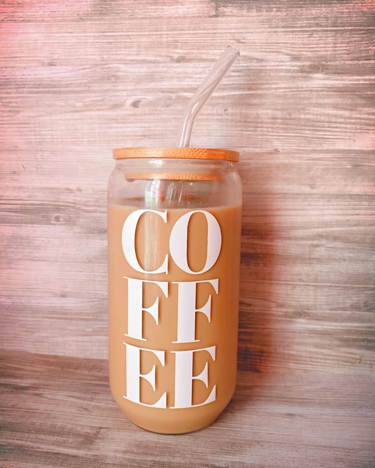 Mug with Wooden Lid and Clear Glass Straw: Practical for Juices and Ice Coffee COFFEE