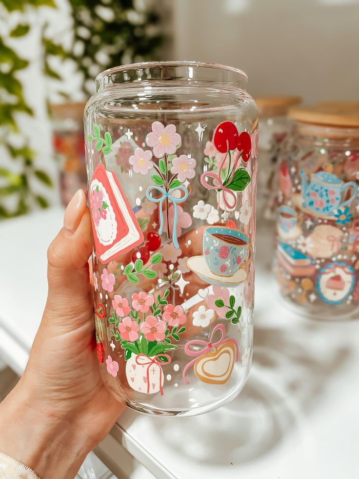 Mug with Wooden Lid and Clear Glass Straw: Practical for Juices and Ice Coffee Bright, including pink flowers