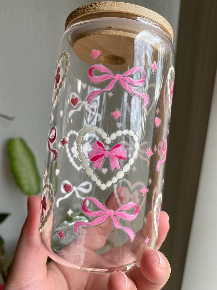 Mug with Wooden Lid and Clear Glass Straw: Practical for Juices and Ice Coffee Hearts decorated with small white beads