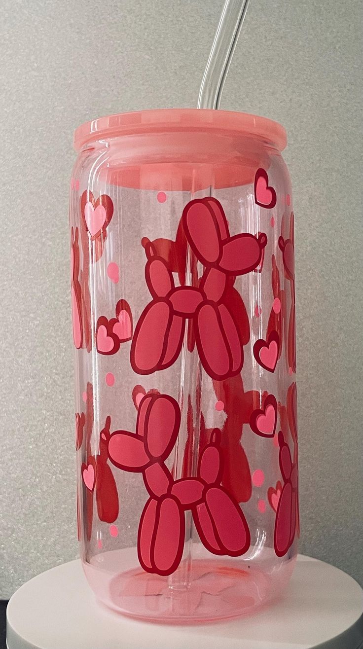 Mug with Wooden Lid and Clear Glass Straw: Practical for Juices and Ice Coffee Small pink hearts and scattered dots