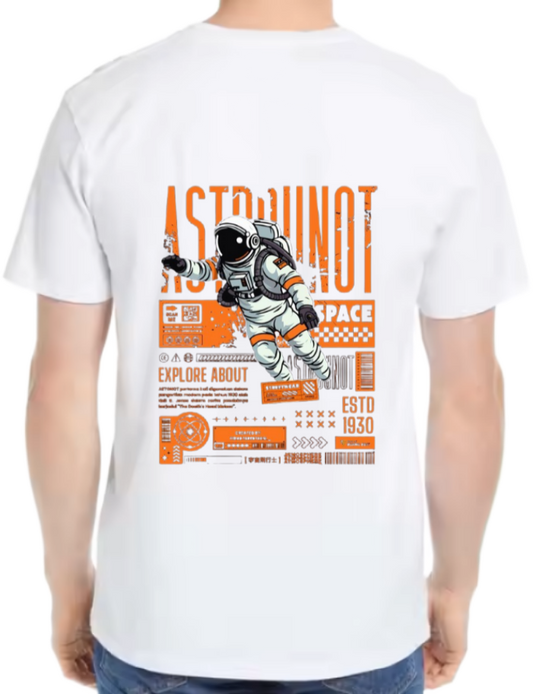 هذا التيشيرت الأبيض يتميز بطبعة رسومية ملونة لرائد فضاء في الخلف Back text One Size t- shirt White Back 69