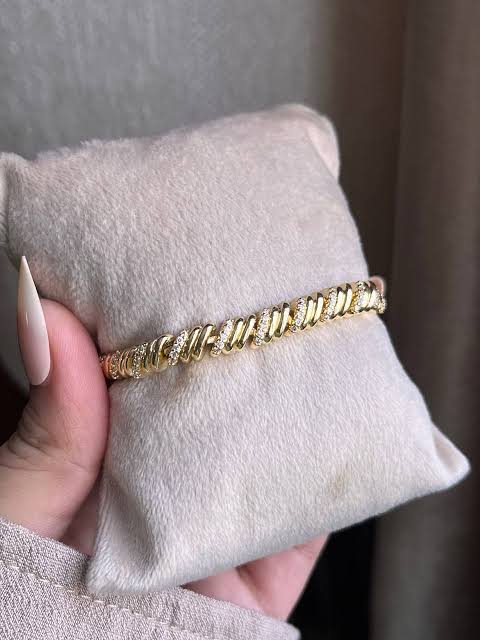 Luxury Spiral Twist Tennis Bracelet for Women - 14K Gold-Plated Italian Rippled Link Chain with Full Pavé Zircon Crystals, Elegant 3D Wave Statement Wrist Jewelry Gift for Parties