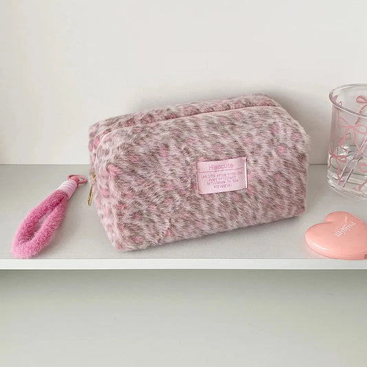 Leopard Print Plush Makeup Bag, Portable Pouch for Skincare And Toiletries (light pink)